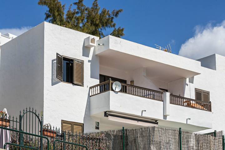 Apartamento entero, "Apartamento Cumana 2 - pool view" con vistas a la montaña, terraza, piscina compartida y Wi-Fi in Puerto Rico (Gran Canaria), Mogán