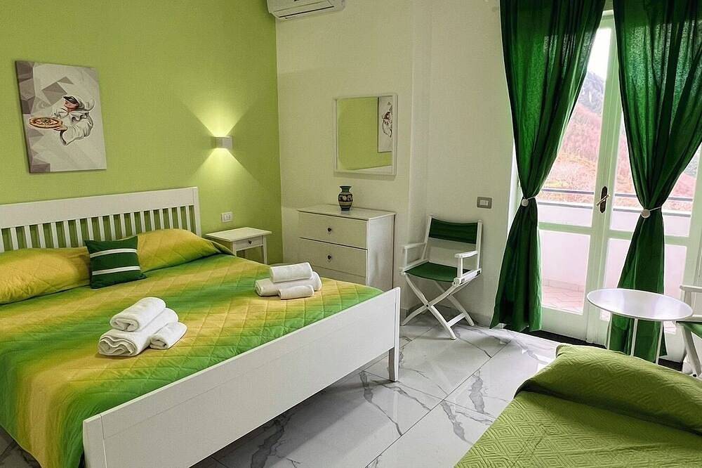 Appartamento intero, Appartamento con tre camere da letto, Piscina, parco giochi e vista mozzafiato in Pimonte, Monti Lattari