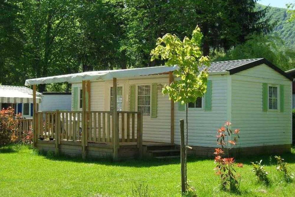 Camping 3 étoiles - Piscine  - ccaihgb in Seix, Parc naturel régional des Pyrénées ariégeoises