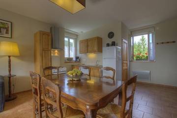 Maison De Vacances pour 4 Personnes dans Mijoux, Parc naturel régional du Haut-Jura, Photo 4
