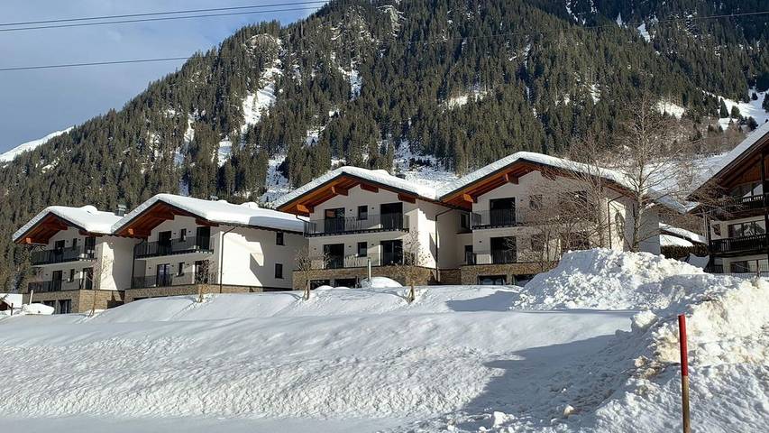 Chalet für 12 Personen, mit Sauna und Seeblick sowie Balkon in Gaschurn