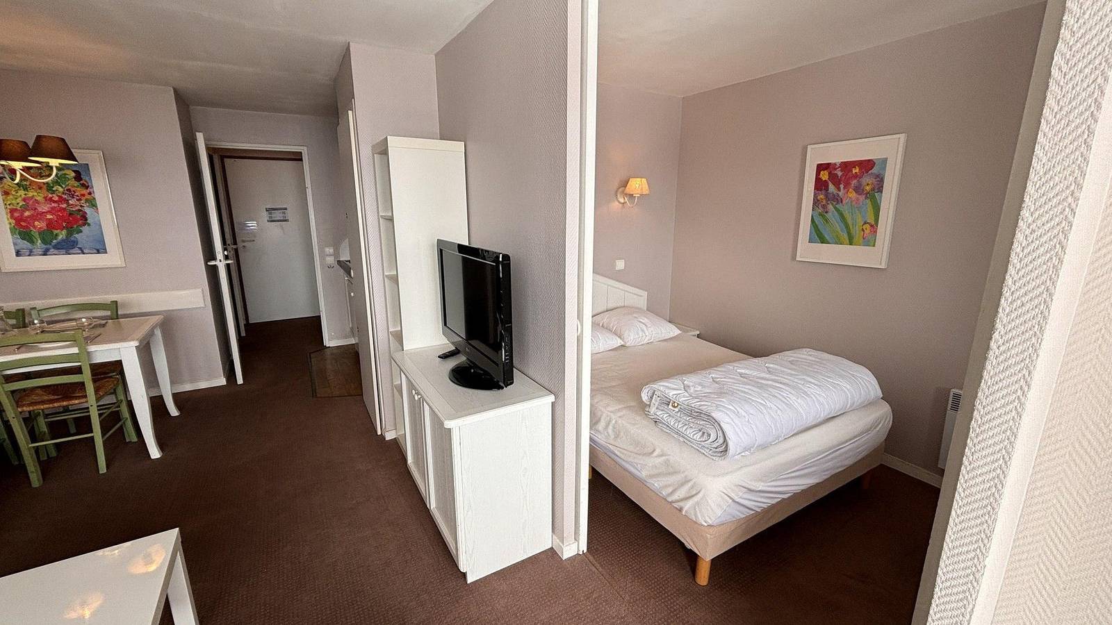 Entire apartment, Résidence Chapka - 2 room apartment 4 people (411) in Morzine, Les Portes du Soleil