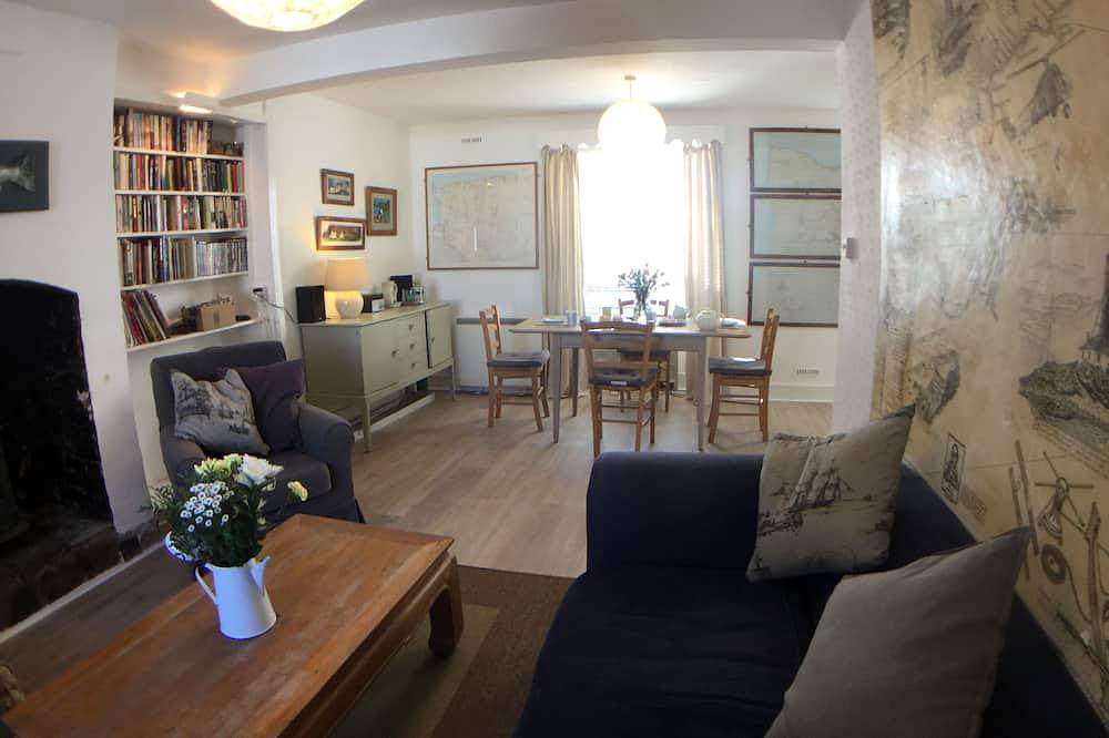 Trinity Cottage. Charming historic cottage just off the Quay in Appledore. in Appledore, Devon