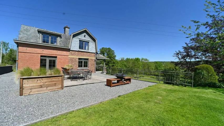 Vakantiehuis voor 8 personen, met terras en tuin in Barvaux
