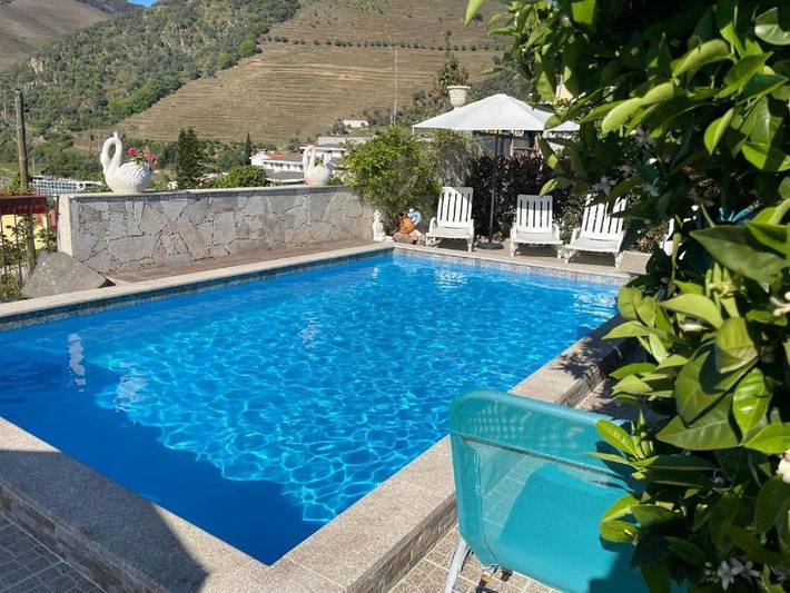 Casa de férias para 3 pessoas, com varanda e piscina em Pinhão