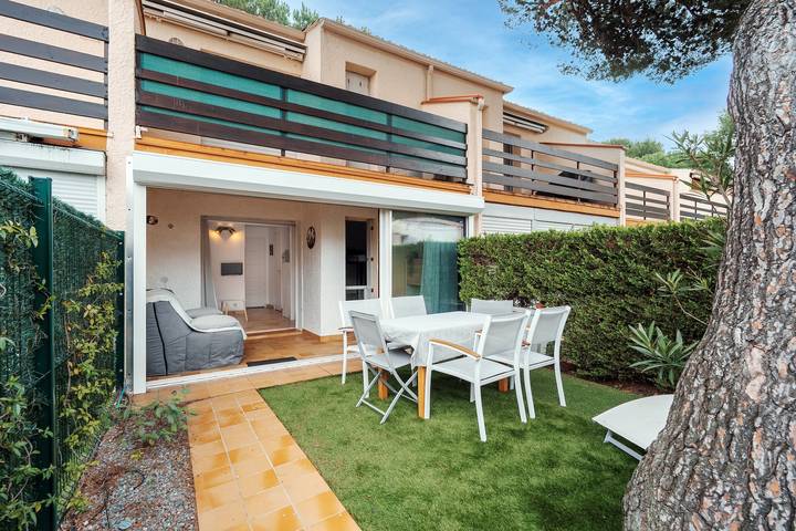 Appartement de vacances pour 4 personnes, avec terrasse ainsi que piscine et jardin - 1