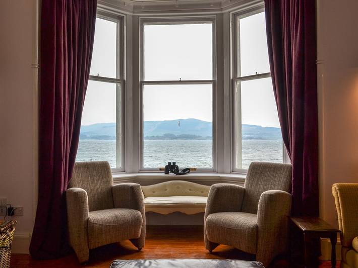 Cottage for 14 people, with garden, with pets in Isle of Bute