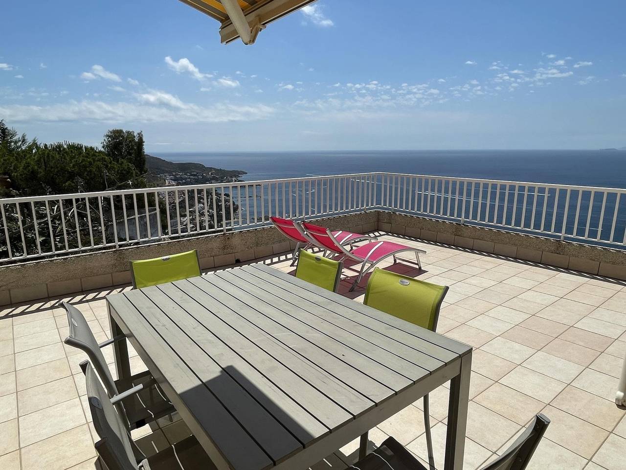 Entire vacation apartment, Rpr. Incredible sea views and swimming pool in Roses, Upper Empordà