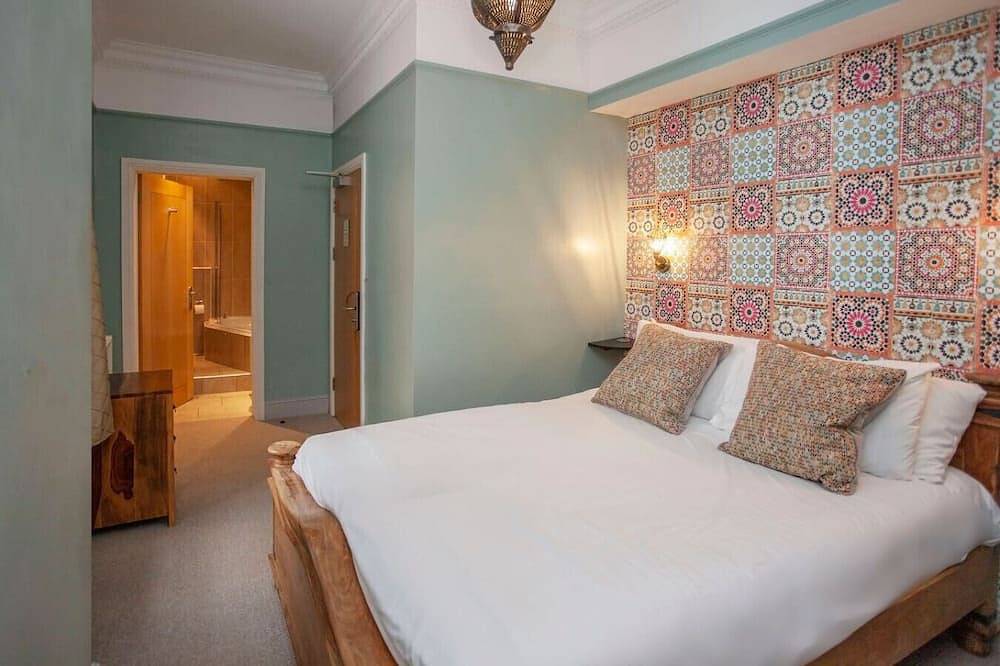 Higgihaus 5 5 of 7 Rooms Monday - Friday in Cardiff Bay, Cardiff