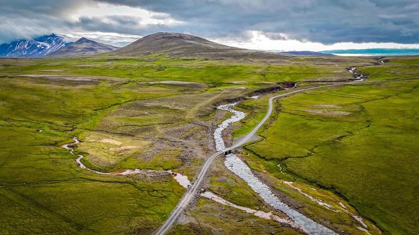 Chalet pour 2 personnes, avec jardin et terrasse ainsi que jacuzzi et piscine en Islande