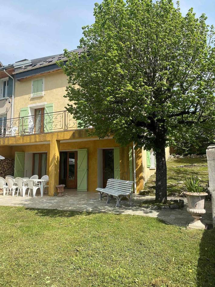 Ferme pour 10 personnes, avec vue et terrasse dans l' Isère