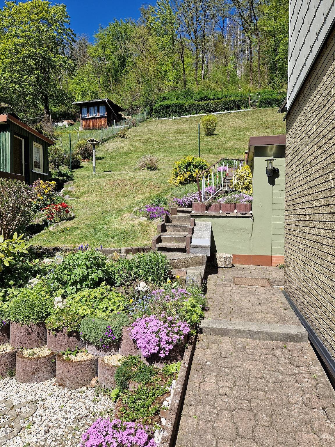 Ferienwohnung 'Goldener Harz' mit Bergblick, Gemeinschaftsterrasse und Wlan in Bad Lauterberg, Harzvorland