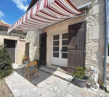 Gîte pour 2 personnes, avec terrasse à Villeneuve-la-Comtesse
