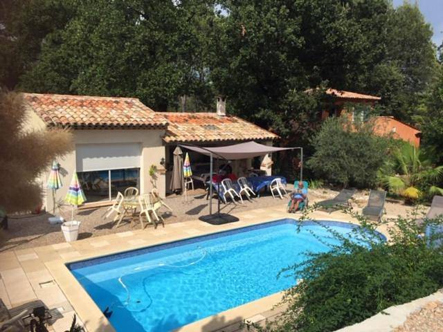 Chambre d’hôte pour 4 personnes, avec vue ainsi que piscine et jardin