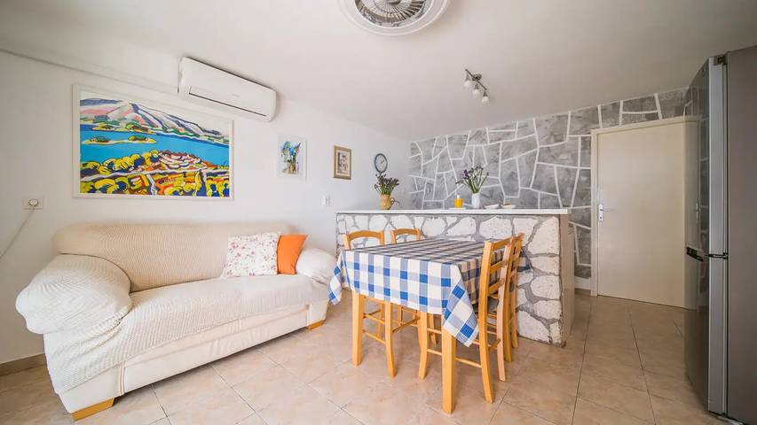 Gîte pour 4 personnes, avec terrasse, animaux acceptés à Lumbarda - 3