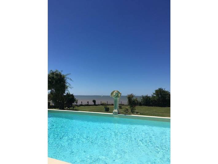 Cabin in Barzan with swimming pool in Barzan, Saintes region