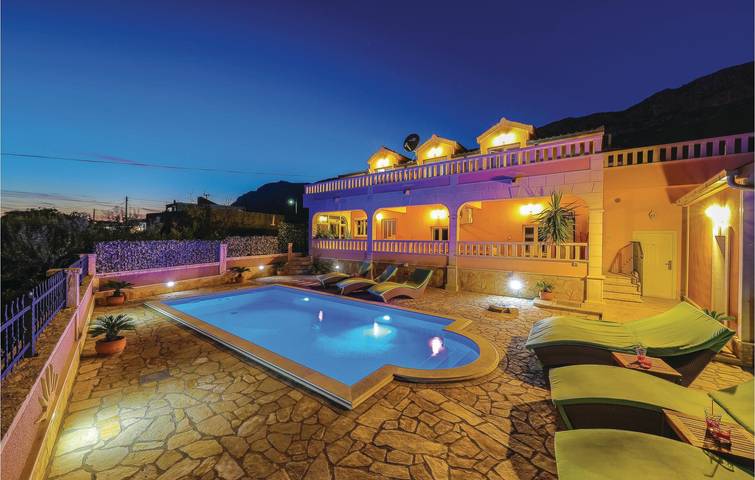 Ferienhaus für 15 Personen, mit Pool und Terrasse in Kaštela - 2