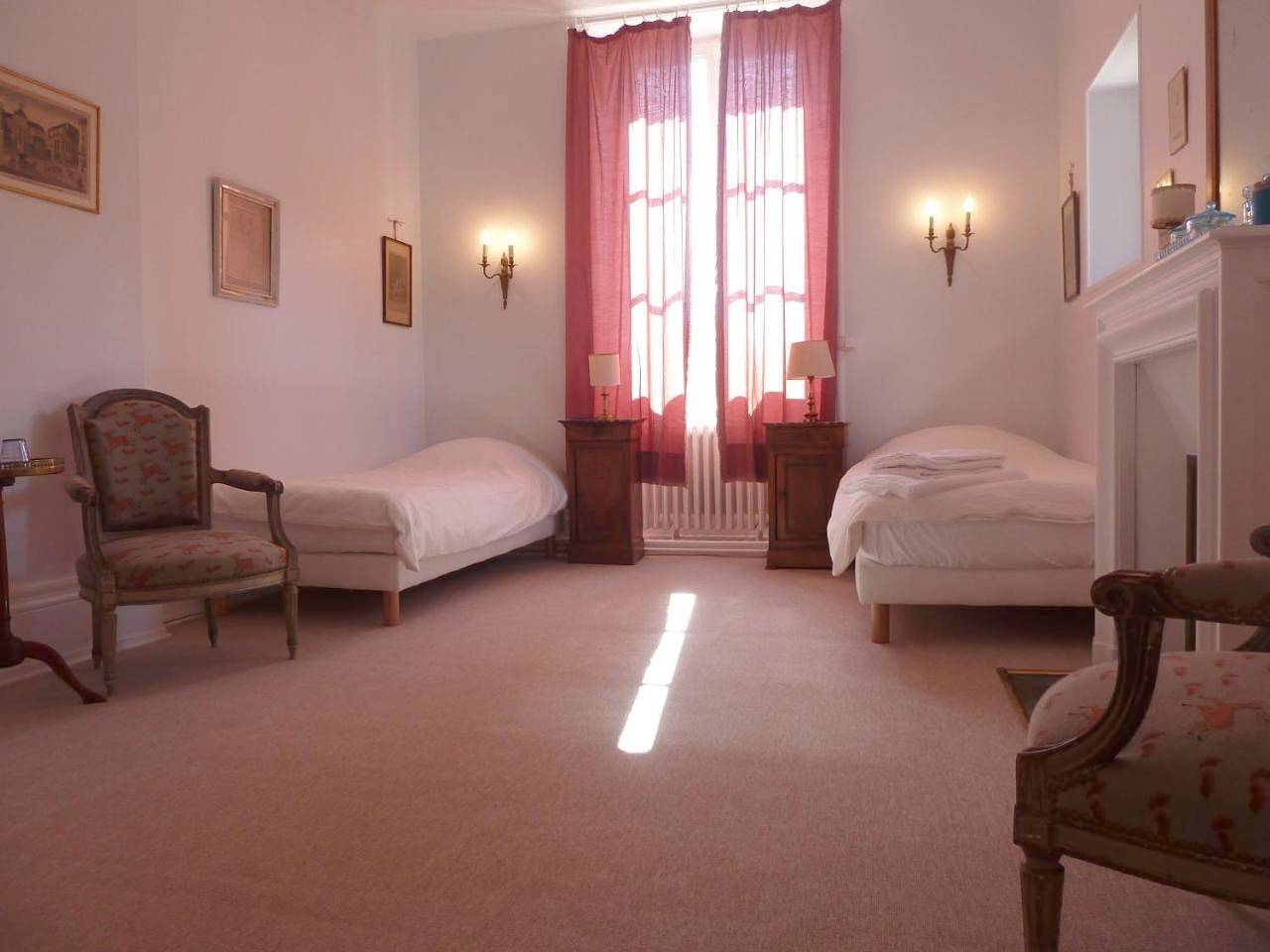 Double Room with Shower in Salbris, Sologne