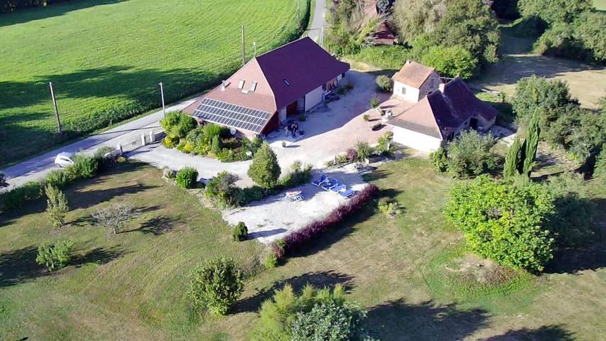 Gîte pour 10 personnes, avec Terrasse ainsi que Jardin et Vue