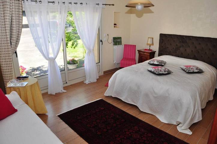 Chambre d’hôte pour 2 personnes, avec Terrasse et Jardin dans Mayenne - 2