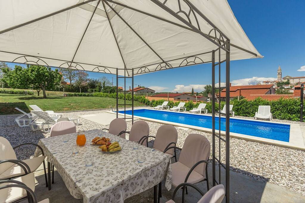 Holiday Home with pool in Višnjan in Visnjan, Općina Višnjan