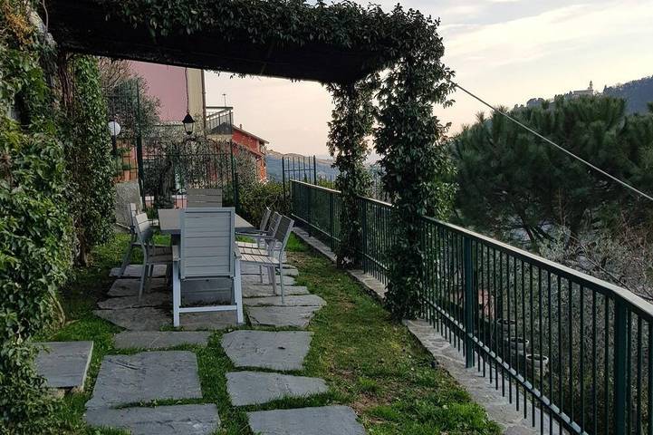 Location de vacances pour 12 personnes, avec jardin, animaux acceptés à Leivi