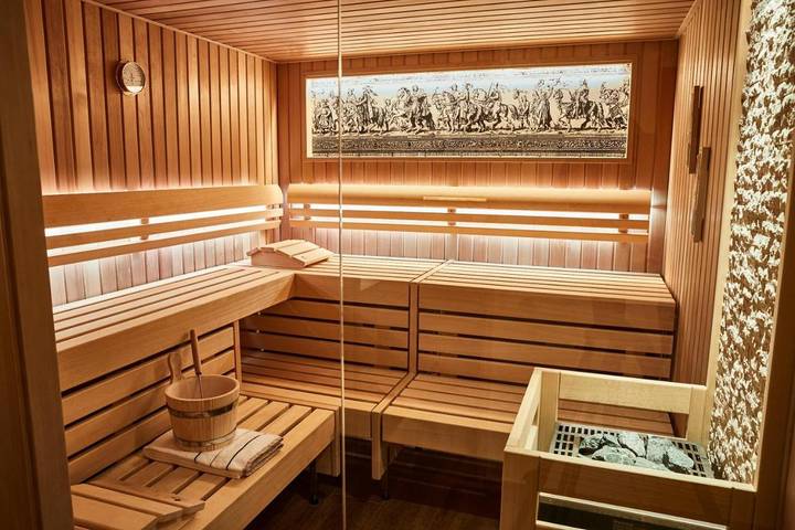 Hotel für 4 Personen, mit Terrasse und Pool sowie Sauna und Ausblick in Residenzschloss - 4