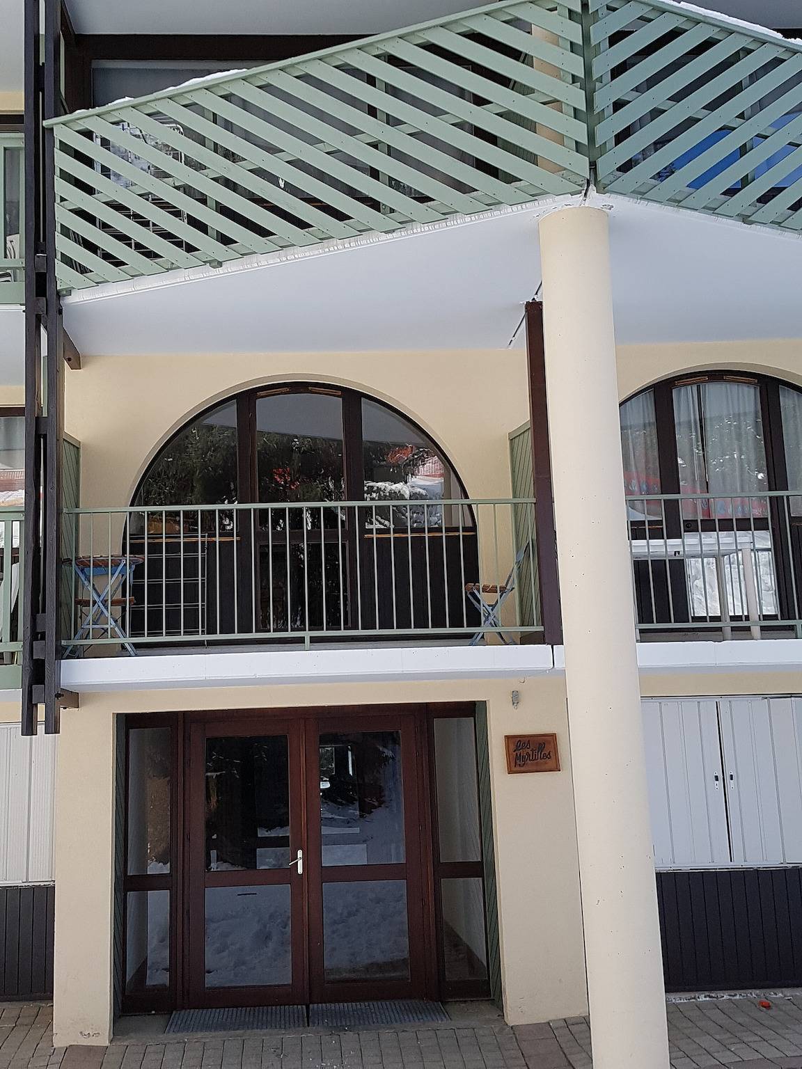 Apartamento entero, Estudio en Domaine de l'Alpe D'Huez con vistas a la montaña, balcón y Wi-Fi para 3-4 personas in Oz (desambiguación), Parque Nacional de los Ecrins