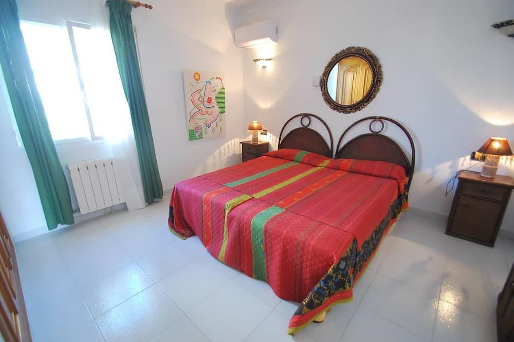 Chalet cerca de la playa con piscina privada, aire acondicionado, internet in Almadraba, Costa Blanca