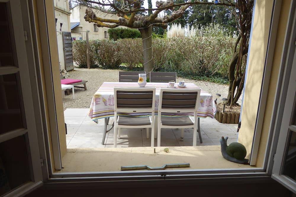 Autoservicio Casas rurales Apto para 1 ó 2 personas, en el corazón de la Provenza in Rognonas, Region de Arles