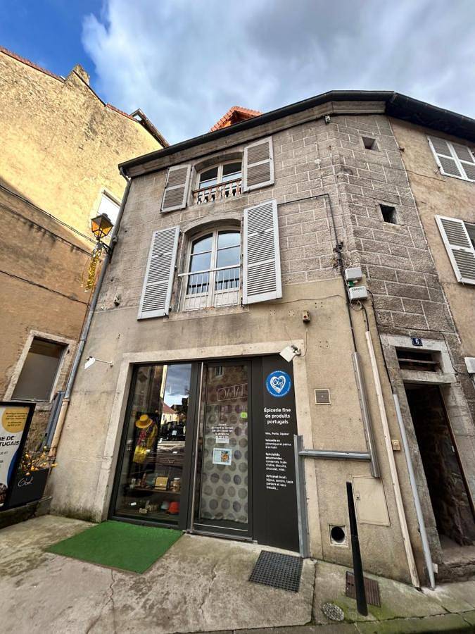 Appartement entier, One-Bedroom Apartment in Arbois (homonymie), Jura Francais