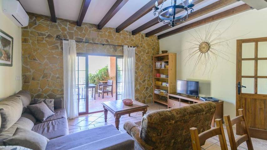 Chalet para 8 personas, con Terraza y Piscina en Loja - 4