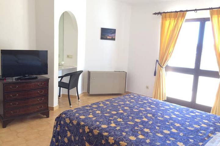3-Bett-Villa mit Pool, 10 Min. Zum Golfplatz und Strand, 5 Min. Fahrt von der Stadt in Carvoeiro, Faro Distrikt