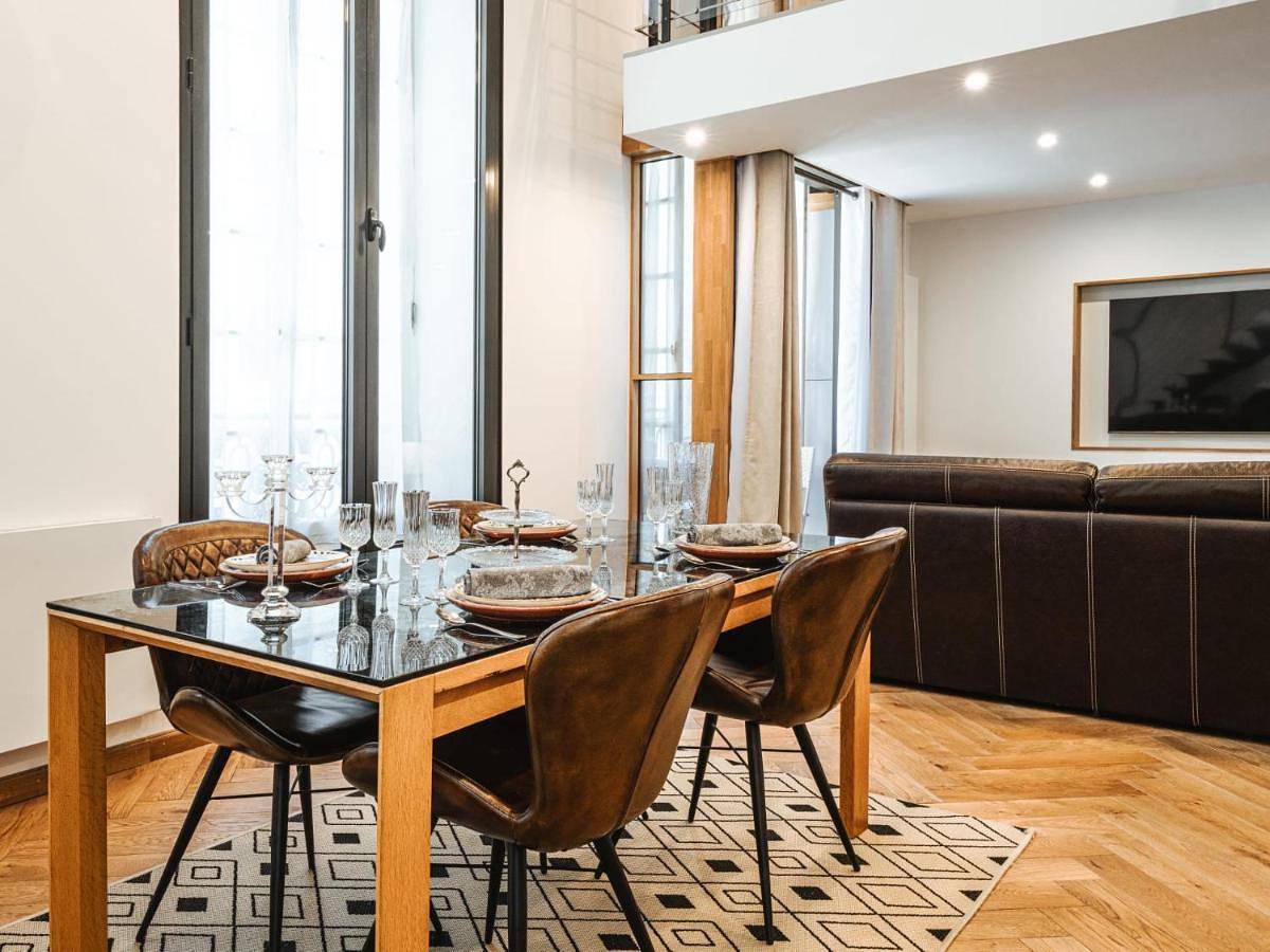 Appartement entier, Ultra-Central Luxury Duplex in Besançon, Doubs