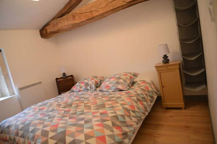 Gîte pour 8 personnes, avec piscine ainsi que terrasse et jardin à Sainte-Gemme - 3