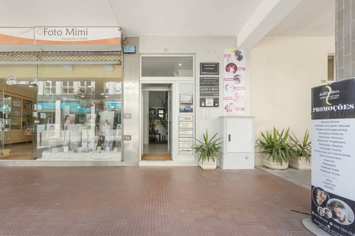 Entire apartment, Apartment 'Praça Al T1' with Mountain View, Wi-Fi and Air Conditioning in São João da Madeira, Aveiro District