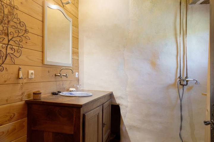 Ferme des Montagnes Bleues – Quarto de hóspedes com pequeno-almoço no sossego das montanhas in Bellegarde-en-Diois, Die (Região)