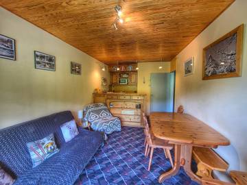 Gîte pour 6 personnes, avec terrasse, animaux acceptés à Magland