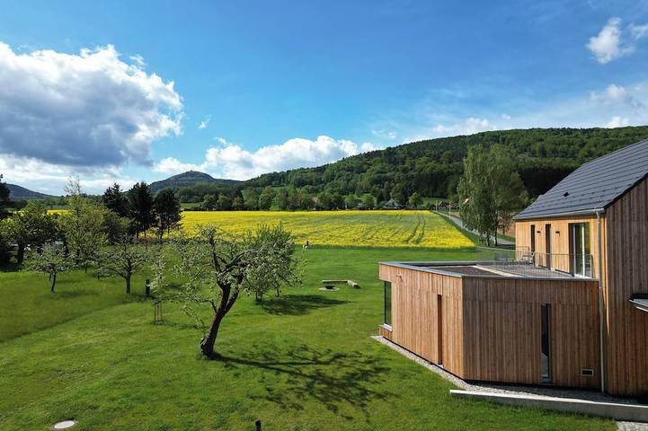 Ferienhaus für 8 Personen, mit Balkon und Garten sowie Sauna im Zittauer Gebirge