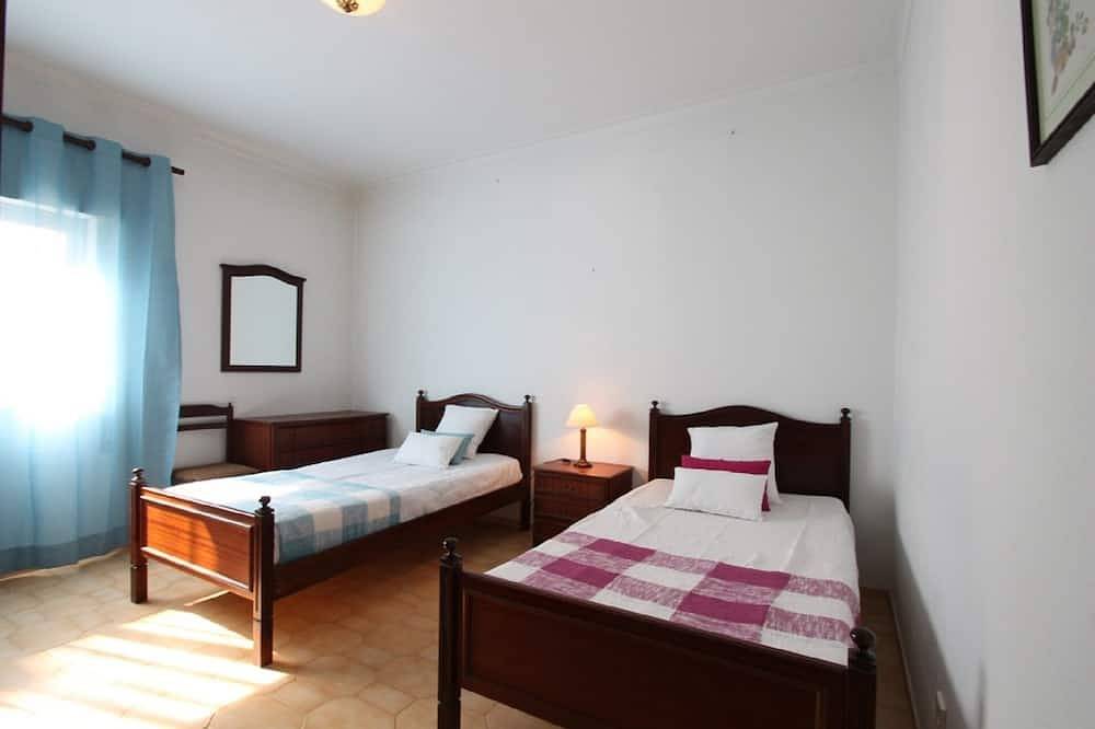 Ganze Wohnung, Bombordo - 1 Minute vom Strand entfernt in Armação de Pêra (costa), Faro Distrikt