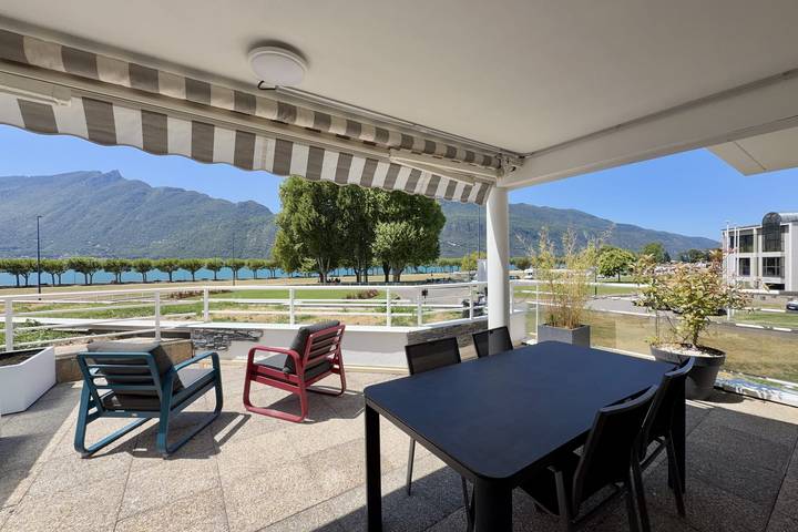 Location de vacances pour 3 personnes, avec Terrasse et Vue sur le lac à Aix-les-Bains