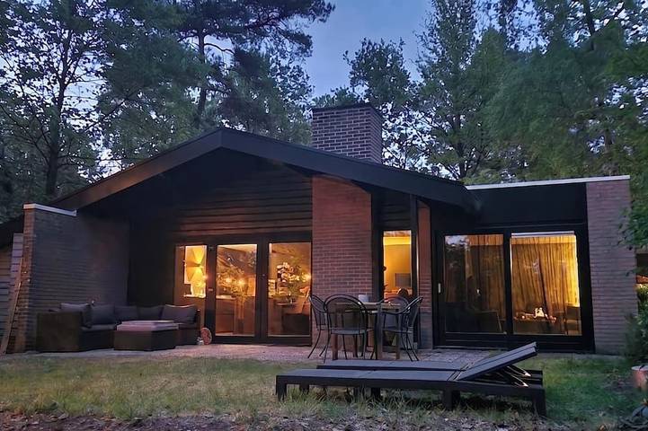 Ferienhaus für 4 Personen, mit Garten und Pool sowie Whirlpool