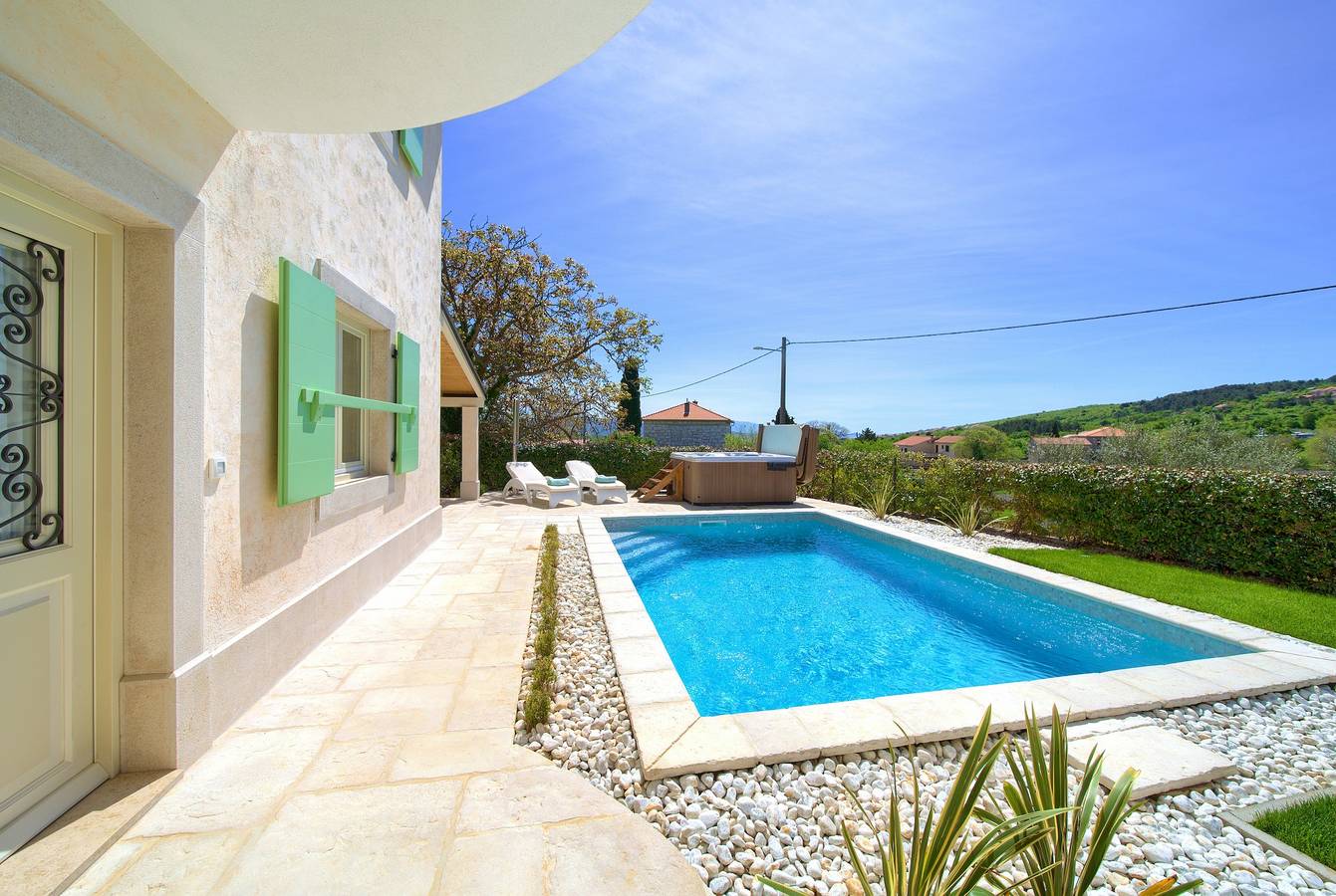 Villa Luca with pool and jacuzzi in Krk Stadt, Krk
