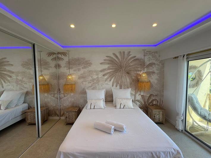 Gîte pour 2 personnes, avec piscine ainsi que balcon et vue dans Marineland (Juan-les-Pins) - 4