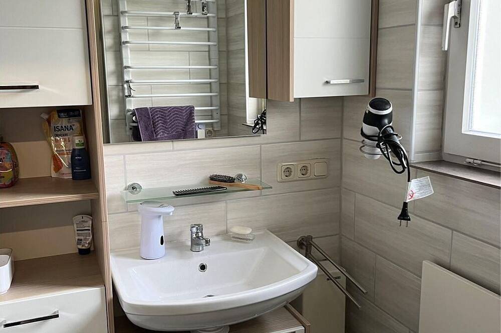 Ferienhaus Conneforde - Ferienhaus, Dusche und Bad, Wc in Wiefelstede, Ammerland