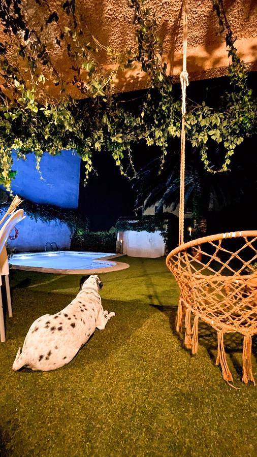 Villa pour 7 personnes, avec piscine ainsi que jacuzzi et jardin, adapté aux familles - 1