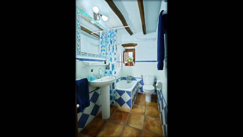 Casa rural para 6 personas, con jardín y vistas en Laroya - 4