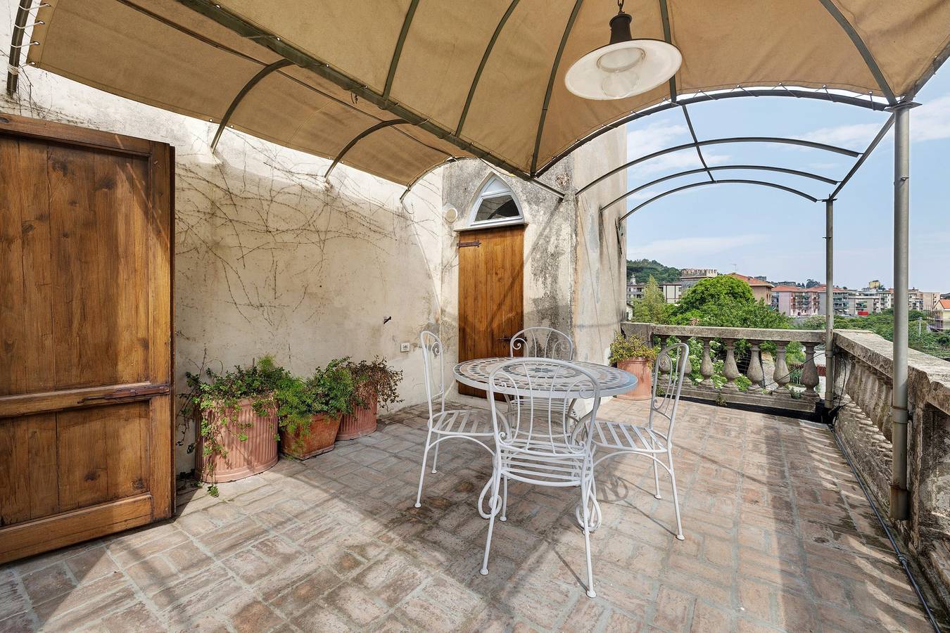 Ganze Wohnung, Haustierfreundliche Ferienwohnung Trilocale Ginevra mit Bergblick, Balkon und Wlan in Finale Ligure, Finale Ligure Gemeinde