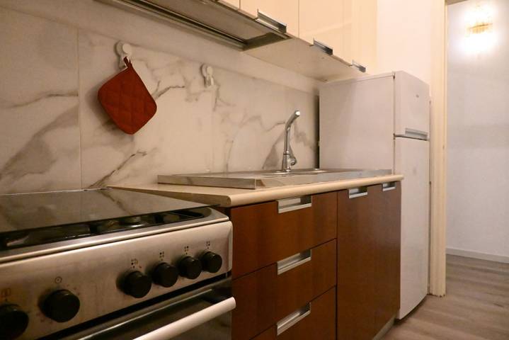Appartamento intero, A42 - Ancona, bilocale in pieno centro  in Ancona (Italia), Riviera del Conero