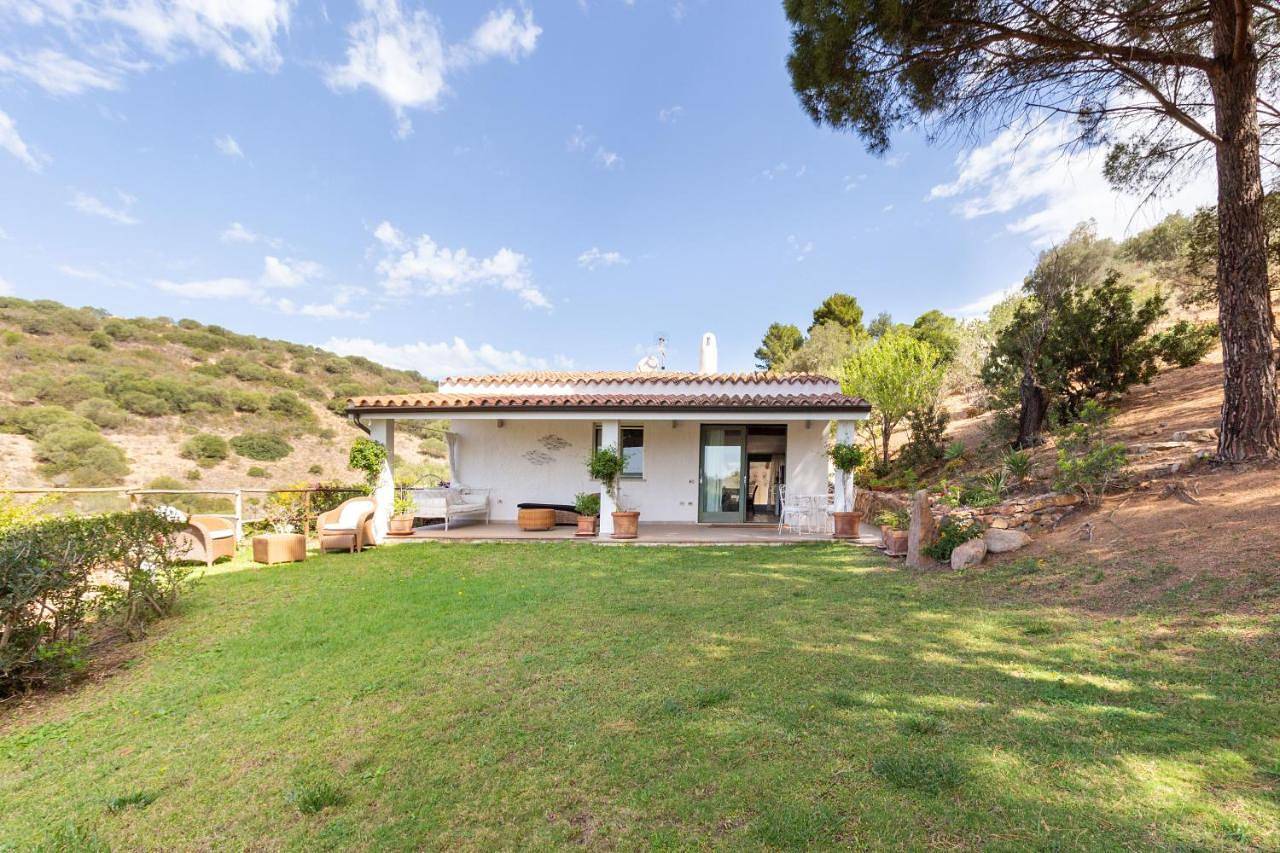 Villa Maffi - spaziosa, vista mare e parcheggio in Villasimius, Cagliari Provinz
